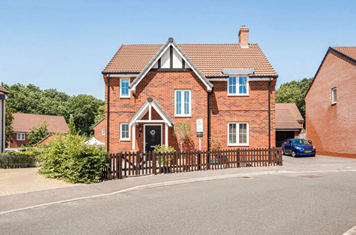 4 Bedroom Detached House For Sale In Chiltern Crescent, Fair Oak, Eastleigh, Hampshire, SO50