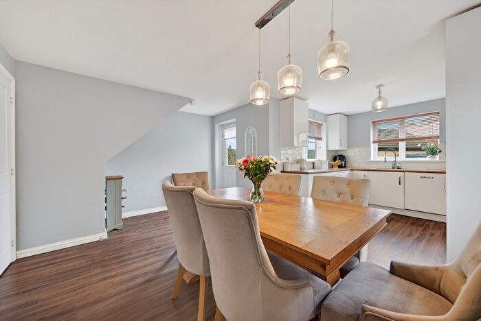 4 Bedroom Detached House For Sale In Aldwinckle Road, Burton Latimer, NN15