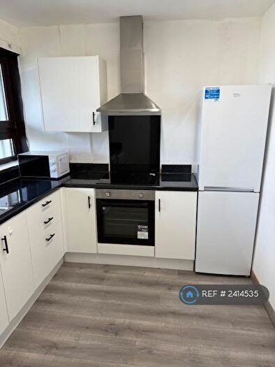 2 Bedroom Flat To Rent In Lang Stracht, Aberdeen, AB15
