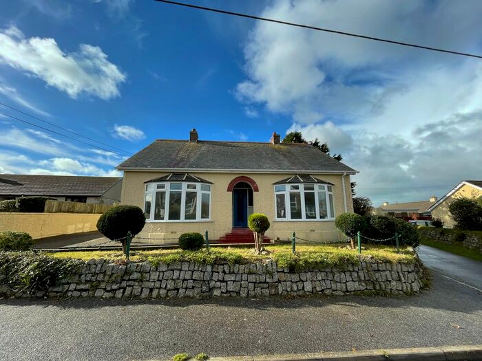 3 Bedroom Detached Bungalow To Rent In New Road, Troon, Camborne TR14