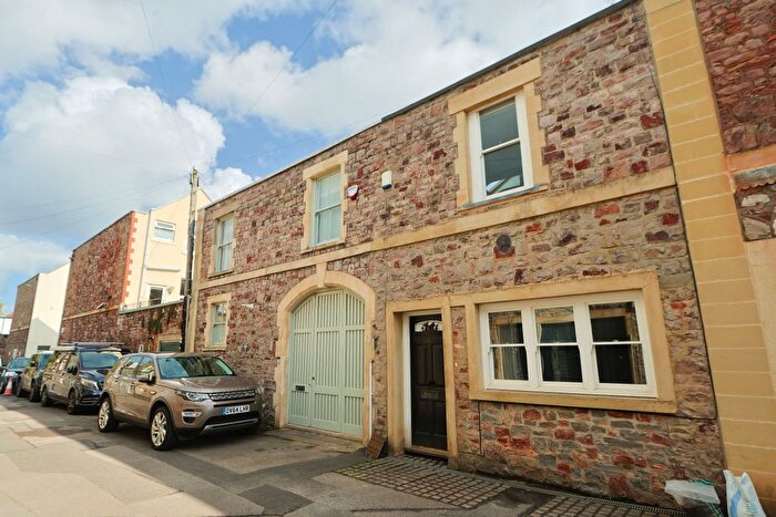 2 Bedroom Terraced House To Rent In Thorndale Mews, Clifton, Bristol, BS8