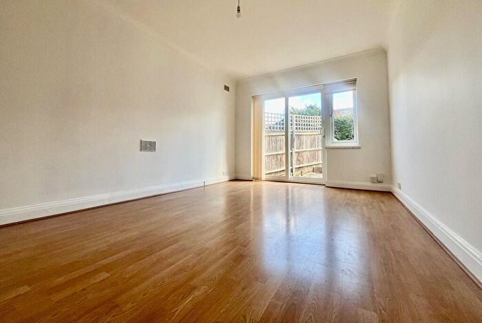 2 Bedroom Detached Bungalow To Rent In Highland Road, Northwood, HA6