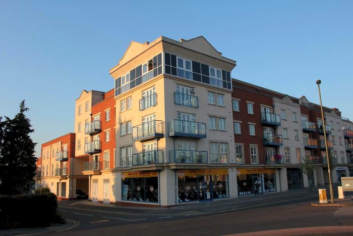 2 Bedroom Apartment To Rent In Woking, GU21