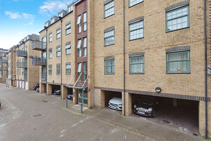 2 Bedroom Flat To Rent In Abbey Road, Barking, IG11