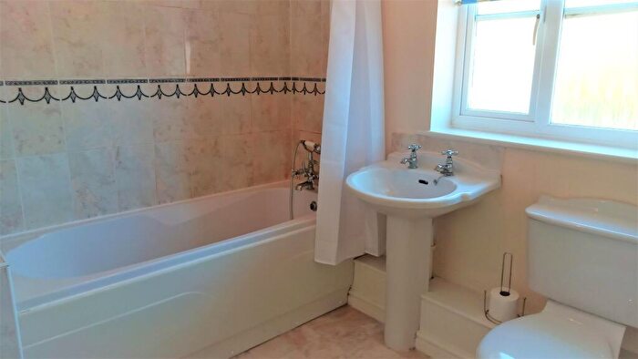 1 Bedroom Flat To Rent In Fen Way, Bury St. Edmunds, IP33
