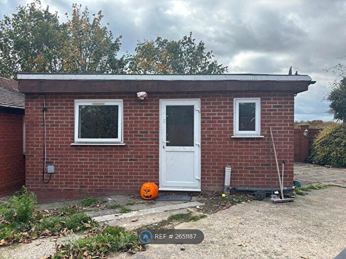 Studio To Rent In Whitehouse, Purfleet, RM19