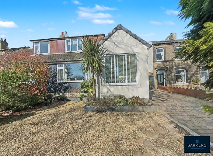 2 Bedroom Semi Detached House For Sale In West Street, Drighlington, Bradford, BD11