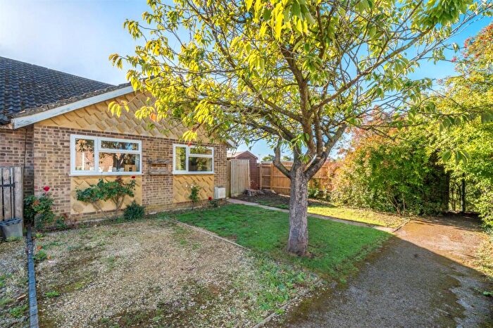 3 Bedroom Bungalow For Sale In Hitchmans Drive, Chipping Norton, Oxfordshire, OX7