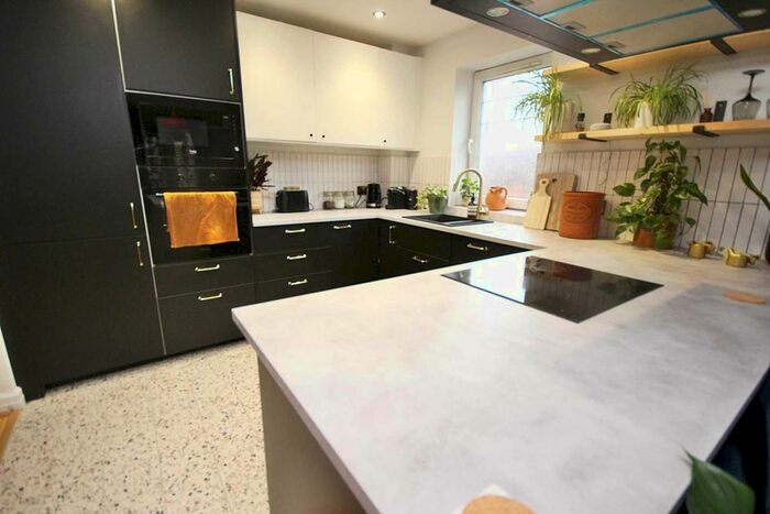 2 Bedroom Flat To Rent In Meadowvale, Whitelow Road, Chorlton, M21