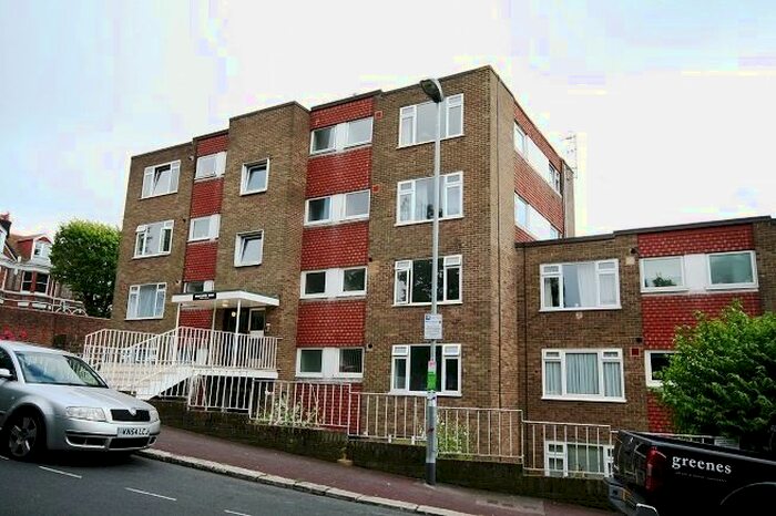 Studio To Rent In East Drive, Brighton, BN2