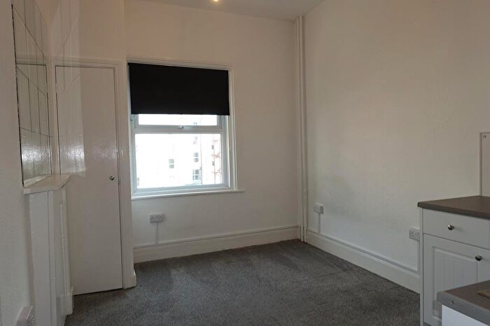 Studio To Rent In Jevington Gardens, Eastbourne, BN21
