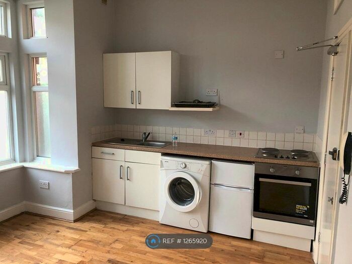 Studio To Rent In Venner Road, London SE26