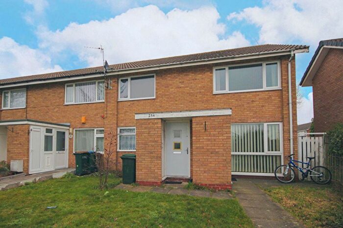 2 Bedroom Maisonette To Rent In Woodway Lane, Walsgrave, Coventry, CV2