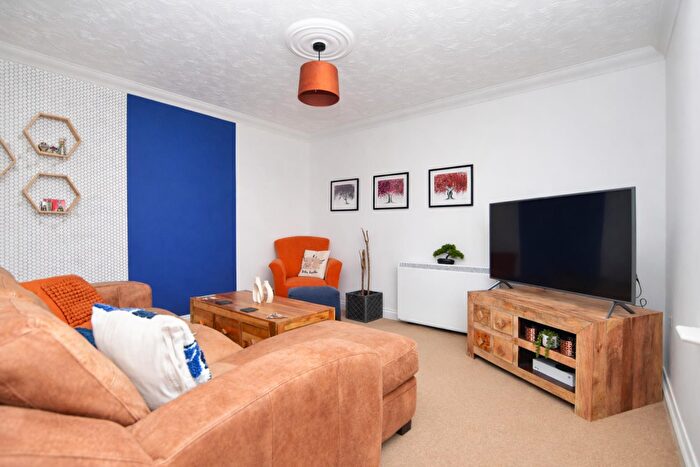 1 Bedroom Apartment For Sale In Castle House, Linslade, LU7