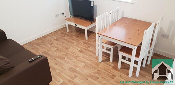 2 Bedroom Apartment To Rent In Escelie Way, Birmingham, B29