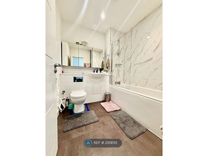 2 Bedroom End Of Terrace House To Rent In Fullerton Avenue, Essex, RM8