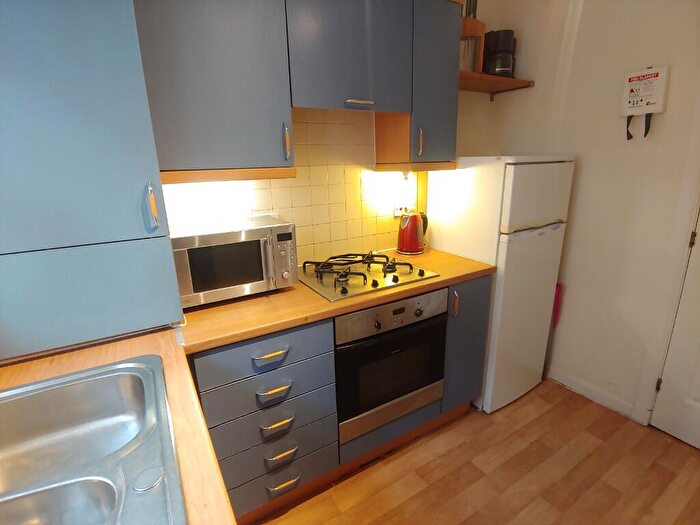 2 Bedroom Flat To Rent In Duff Street, Dalry, Edinburgh, EH11