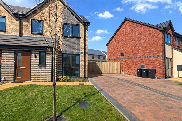 3 Bedroom Semi Detached House For Sale In Newstead Street, Sleaford, Lincolnshire, NG34