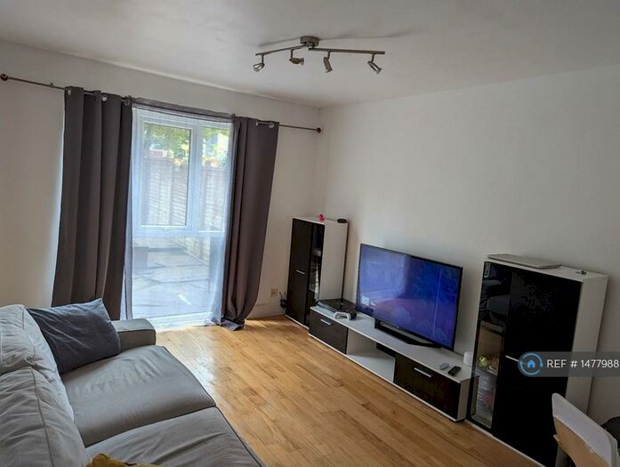 2 Bedroom Terraced House To Rent In Dell Crescent, Northampton, NN3