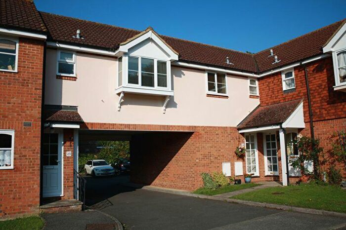 1 Bedroom Flat To Rent In Bedroom Apartment In Haddenham, HP17