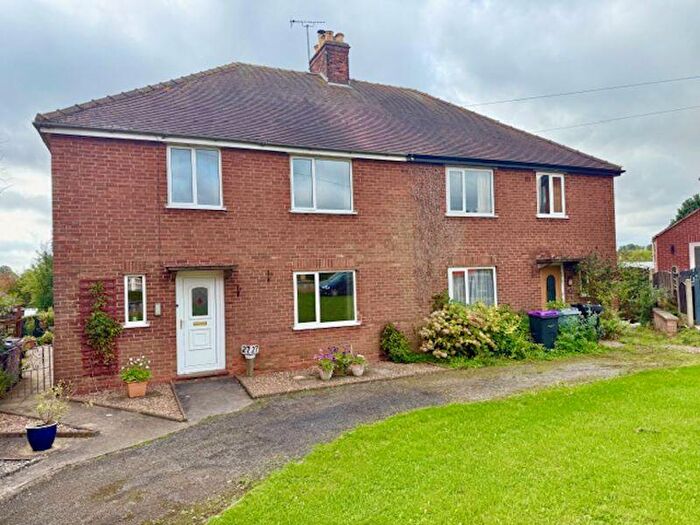 3 Bedroom Semi-Detached House For Sale In Spacious Family Home - Woolsthorpe By Colsterworth, NG33