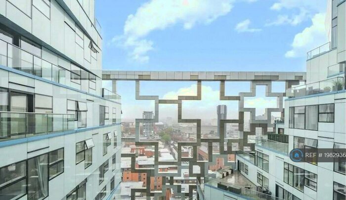 2 Bedroom Flat To Rent In The Cube West, Birmingham, B1