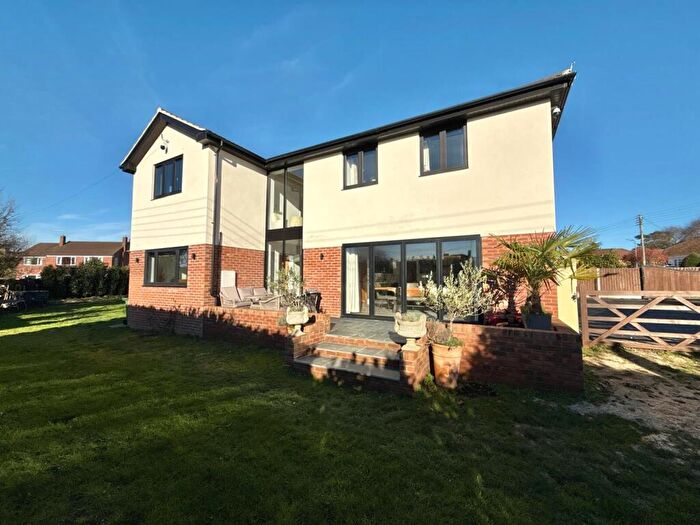 5 Bedroom Detached House To Rent In Southern Yeovil, BA20