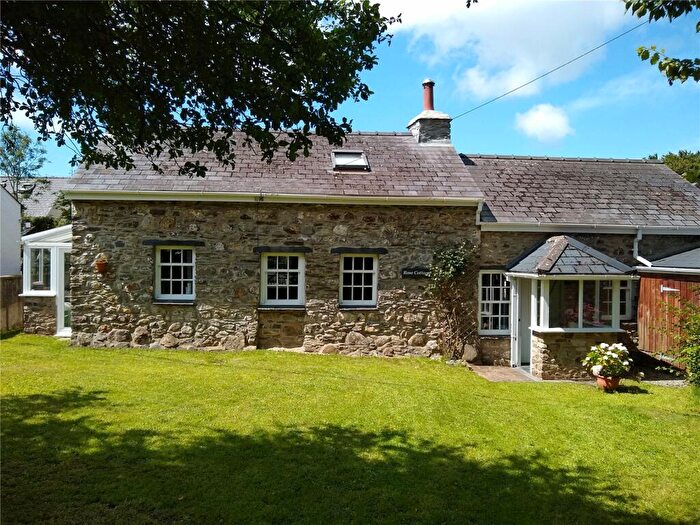 3 Bedroom Link Detached House For Sale In Spring Gardens, Haverfordwest, Dyfed, SA62