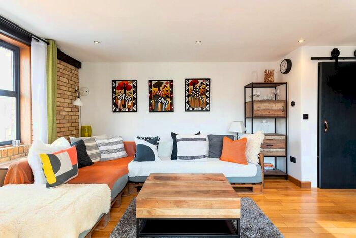 1 Bedroom Flat To Rent In Winchester House, Southwark Bridge Road, Borough, London, SE1