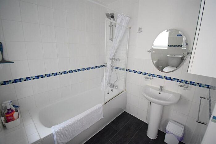 1 Bedroom Terraced House To Rent In A Whitchurch Road, Cardiff, CF14