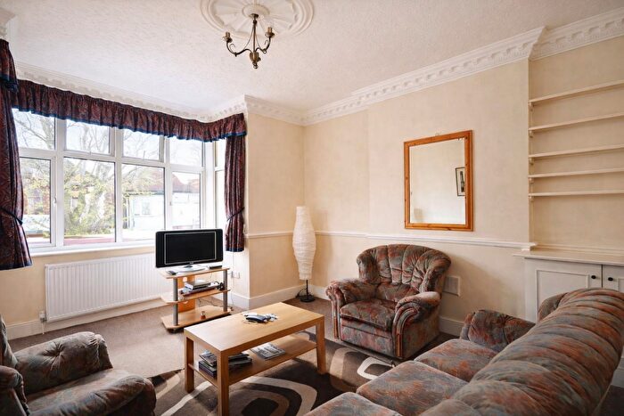 2 Bedroom Flat To Rent In Chichele Road, London, NW2