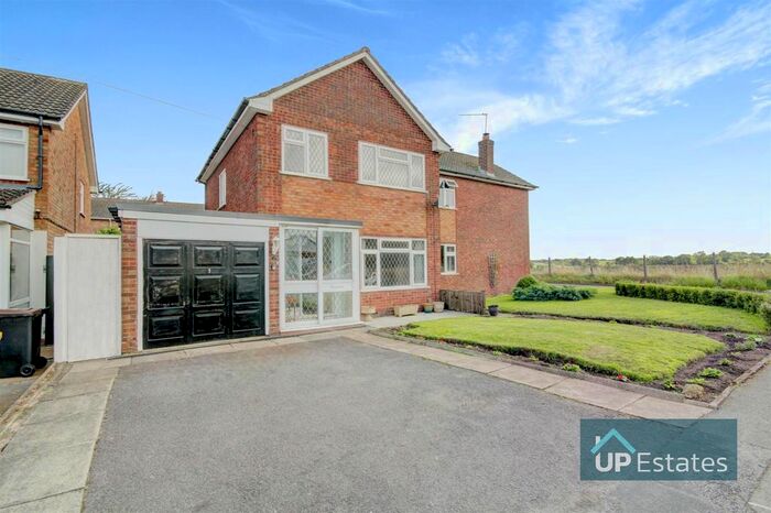 3 Bedroom Semi-Detached House For Sale In Milner Close, Bulkington, Bedworth, CV12