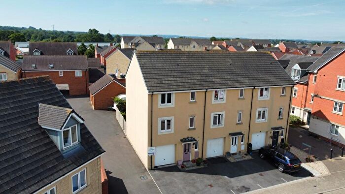 4 Bedroom Terraced House For Sale In Mascroft Road, Trowbridge, BA14