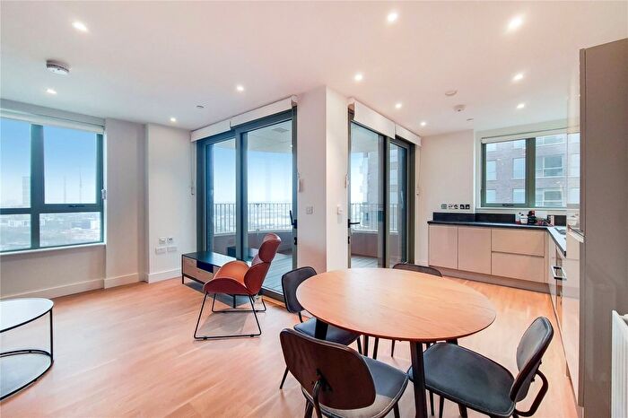 2 Bedroom Flat To Rent In Green Street, London, NW10