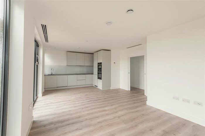 2 Bedroom Flat To Rent In Ballards Lane, North Finchley, London, N12