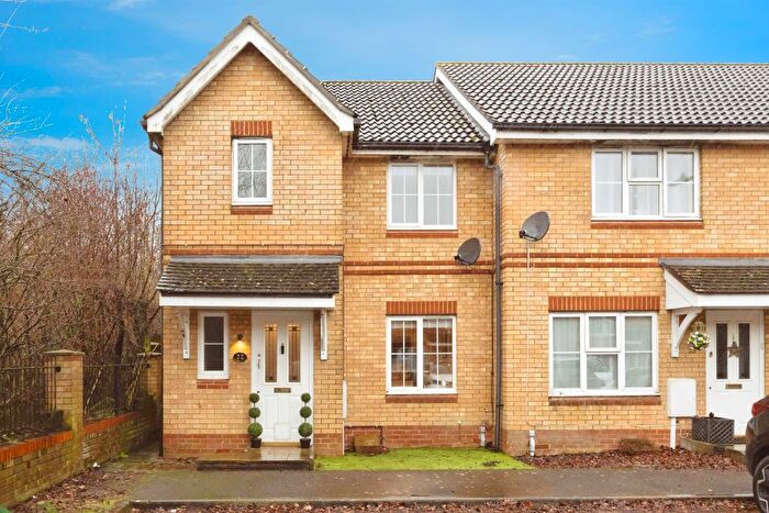 3 Bedroom End Terrace House For Sale In Kestrel Close, Kingsnorth, Ashford, TN23