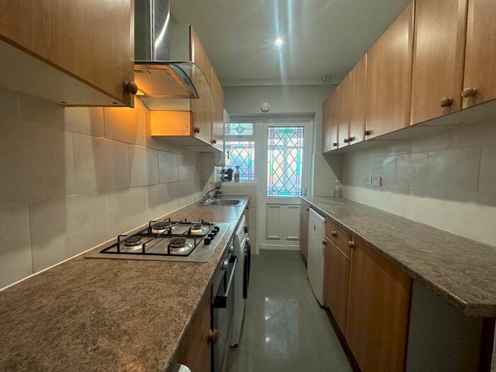 3 Bedroom Semi-detached House To Rent In Wimborne Avenue, Hayes, UB4