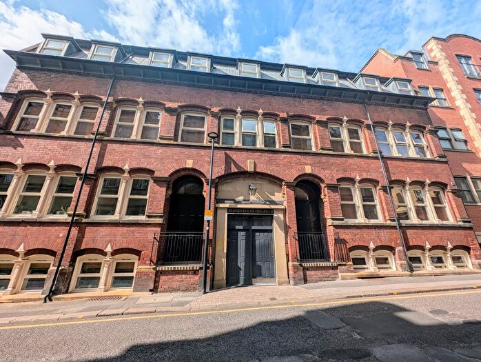 1 Bedroom Flat To Rent In Holdsworth House, King Street, Wakefield, West Yorkshire, WF1