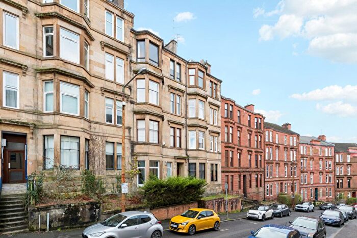 2 Bedroom Flat For Sale In Oban Drive, North Kelvinside, G20