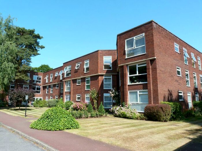 2 Bedroom Flat To Rent In Ellesmere Road, Weybridge, KT13