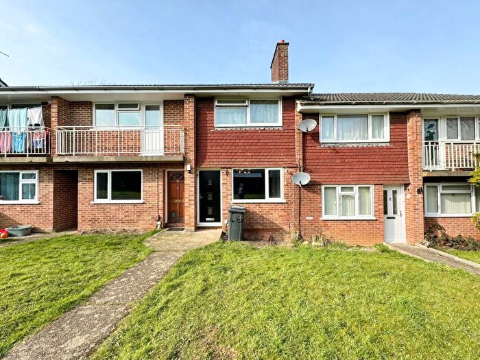 2 Bedroom Maisonette To Rent In Britten Road, Basingstoke, RG22