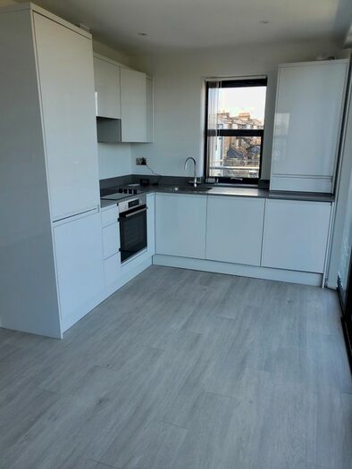 1 Bedroom Flat To Rent In Mantra House, A George Lane, South Woodford, E18
