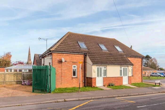 2 Bedroom Flat To Rent In School Lane, Irchester, Wellingborough, NN29