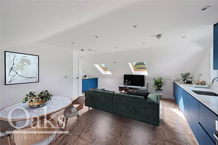 2 Bedroom Apartment For Sale In Avenue Road, South Norwood, SE25