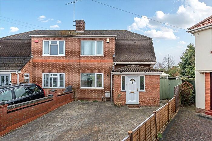 3 Bedroom Semi Detached House For Sale In Greenfields Road, Reading, RG2