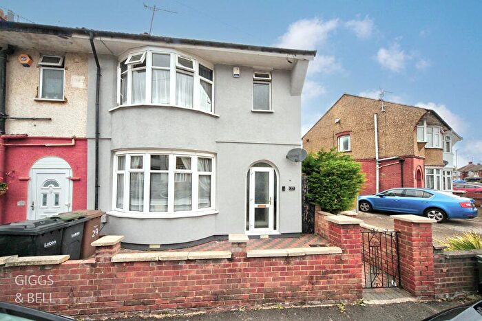 3 Bedroom End Of Terrace House For Sale In Luton, Bedfordshire, LU3