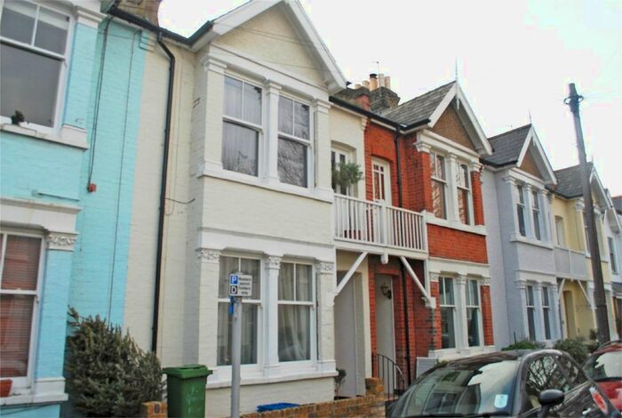 2 Bedroom Flat To Rent In Seymour Gardens, Twickenham, TW1