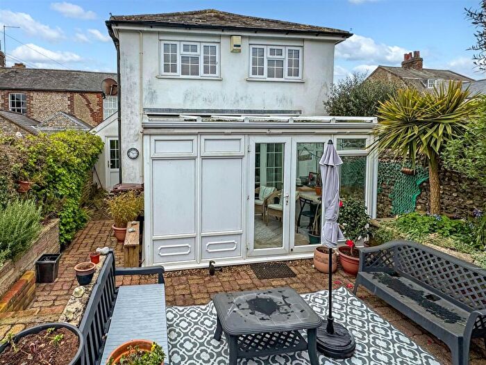 3 Bedroom Link Detached House For Sale In Western Road, Littlehampton, BN17