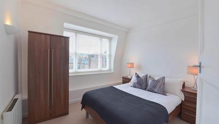2 Bedroom Flat To Rent In Hill Street, Mayfair, London, W1J