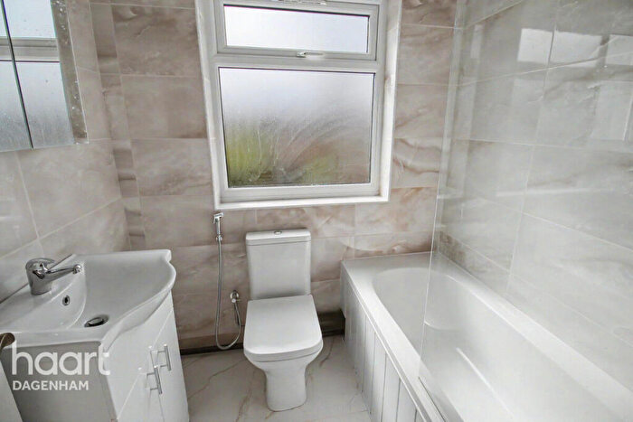 4 Bedroom End Of Terrace House To Rent In Fordyke Road, Dagenham, RM8